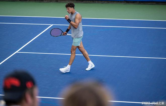 在中场的组 在中场的组